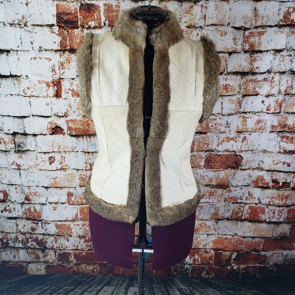 Reversible rabbit fur sleeveless vest